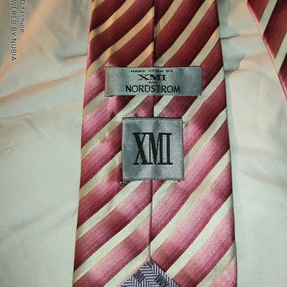 XMI NORDSTROM WIDE TIE PINK AND CREAM - Picture 2 of 5